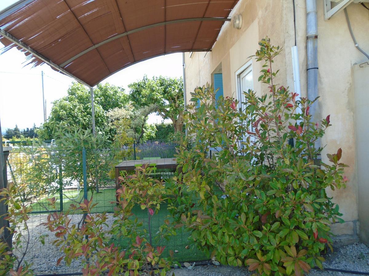 Villa Gite Les Feuilles De Chene Carpentras Exterior foto